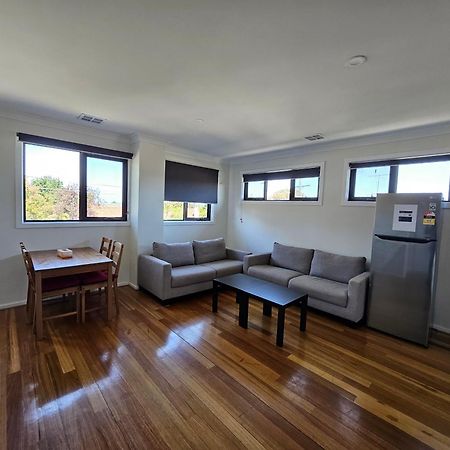 Maruve Guesthouse 12 Min From Melb Airport メルボルン エクステリア 写真