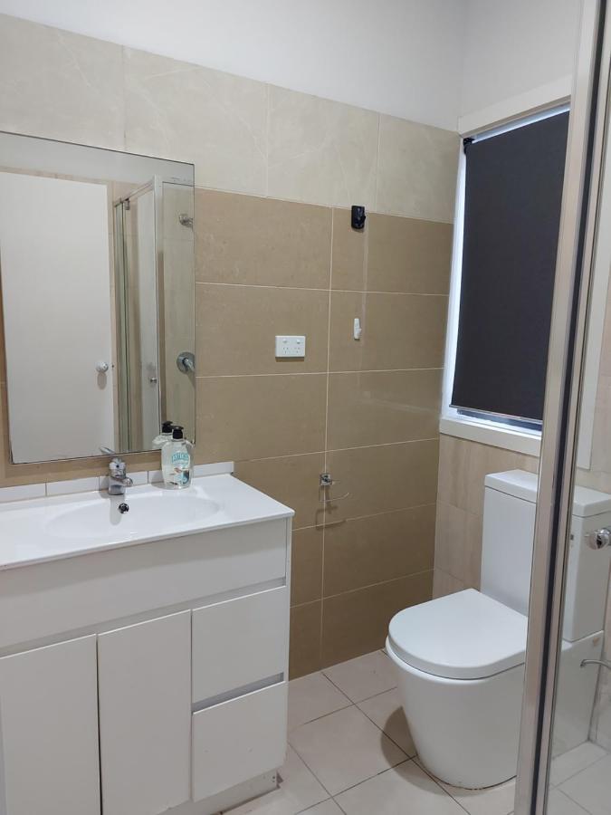 Maruve Guesthouse 12 Min From Melb Airport メルボルン エクステリア 写真