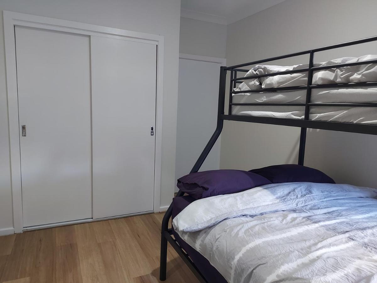 Maruve Guesthouse 12 Min From Melb Airport メルボルン エクステリア 写真