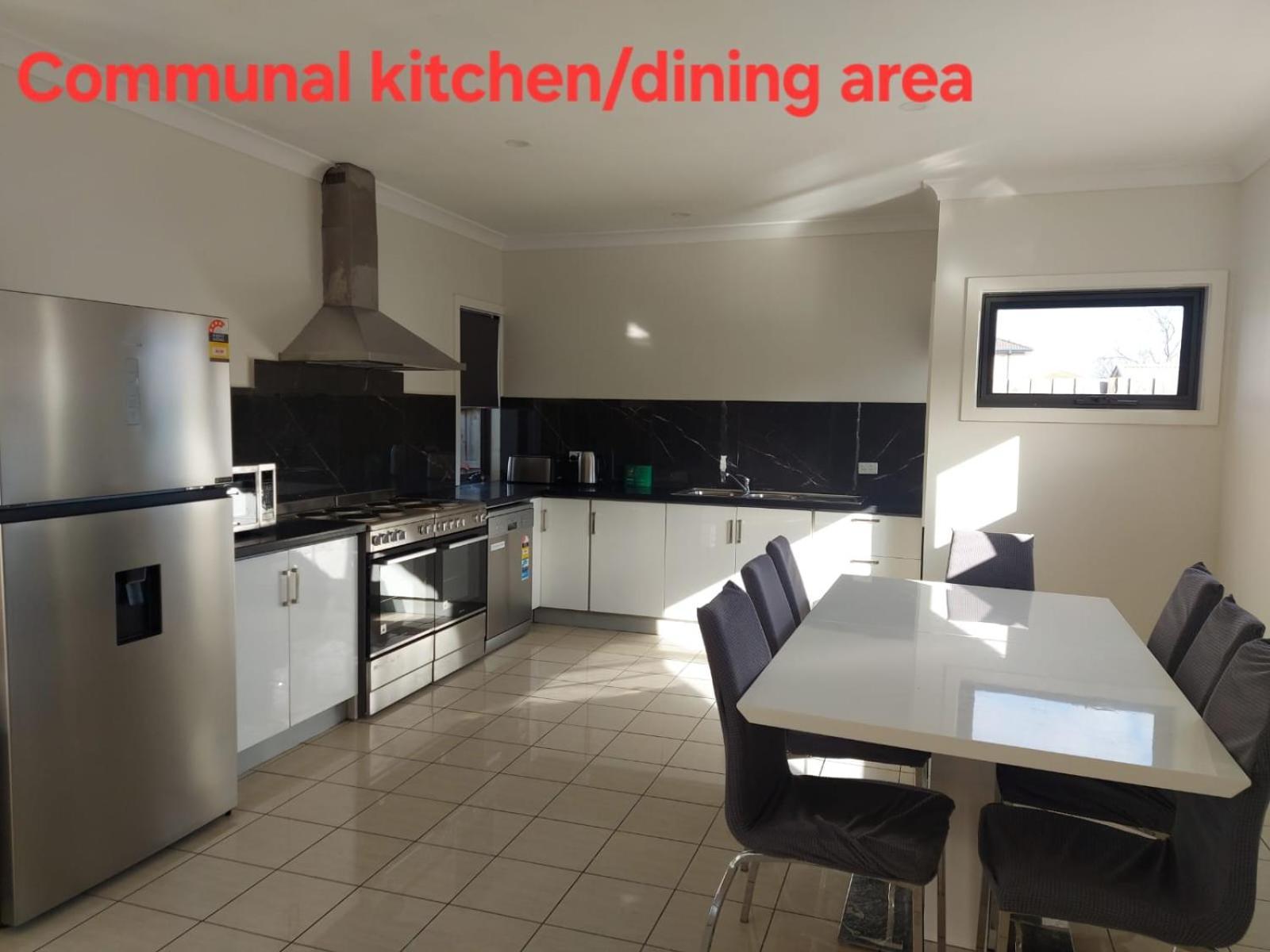 Maruve Guesthouse 12 Min From Melb Airport メルボルン エクステリア 写真